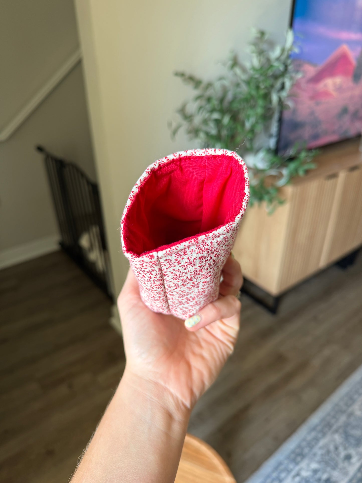Can Cozy - Red Petals
