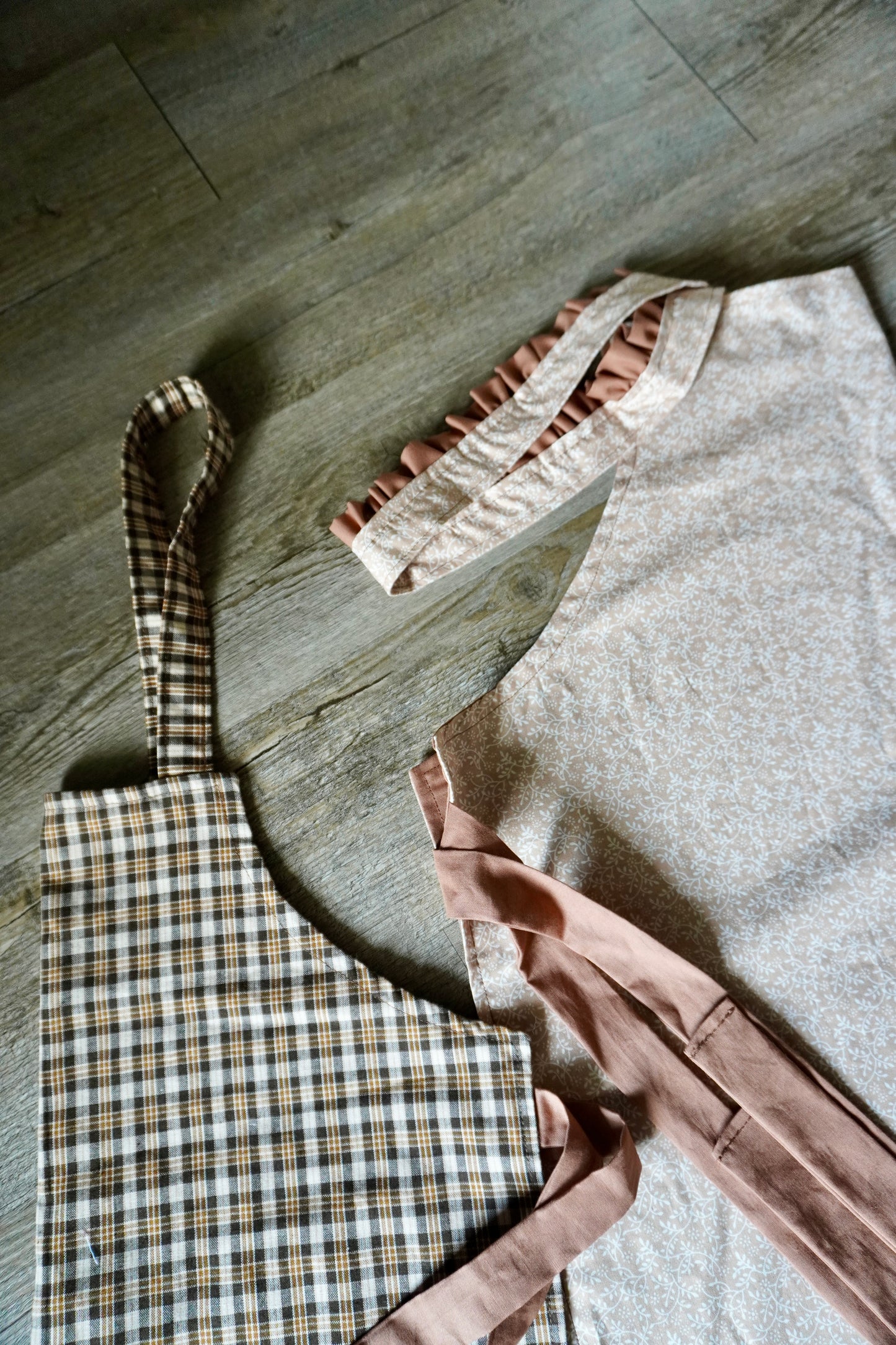 Mommy + Me Apron Set - Caramel Floral/Plaid