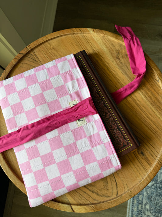Medium Book Sleeve - Pink Checkered
