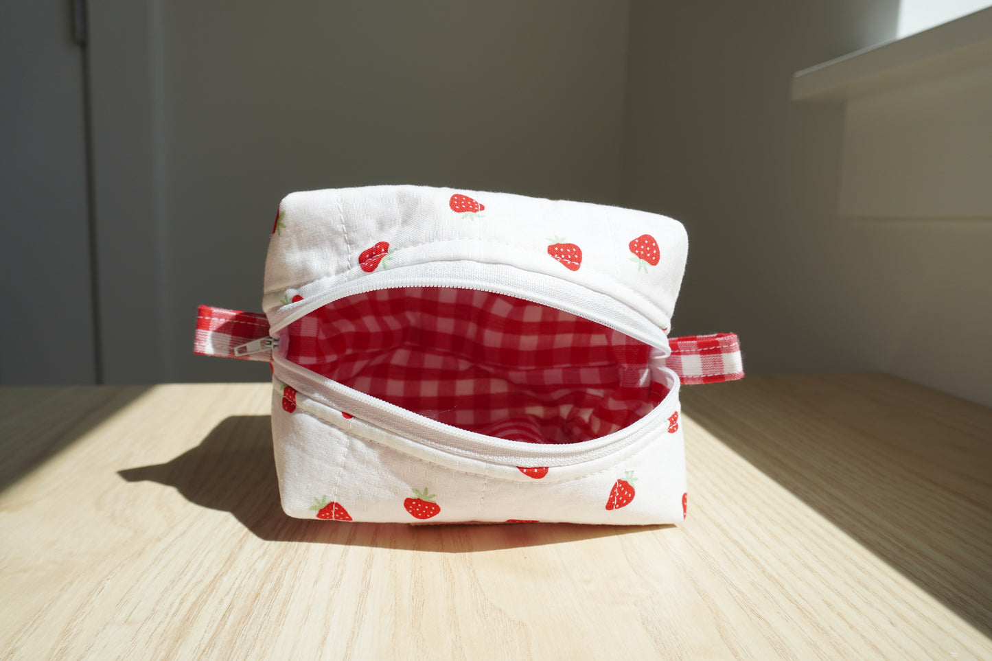 Mini Makeup Bag - Strawberry