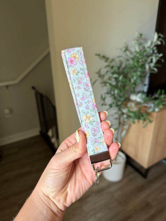 Wristlet Keychain - Spring Wildflower