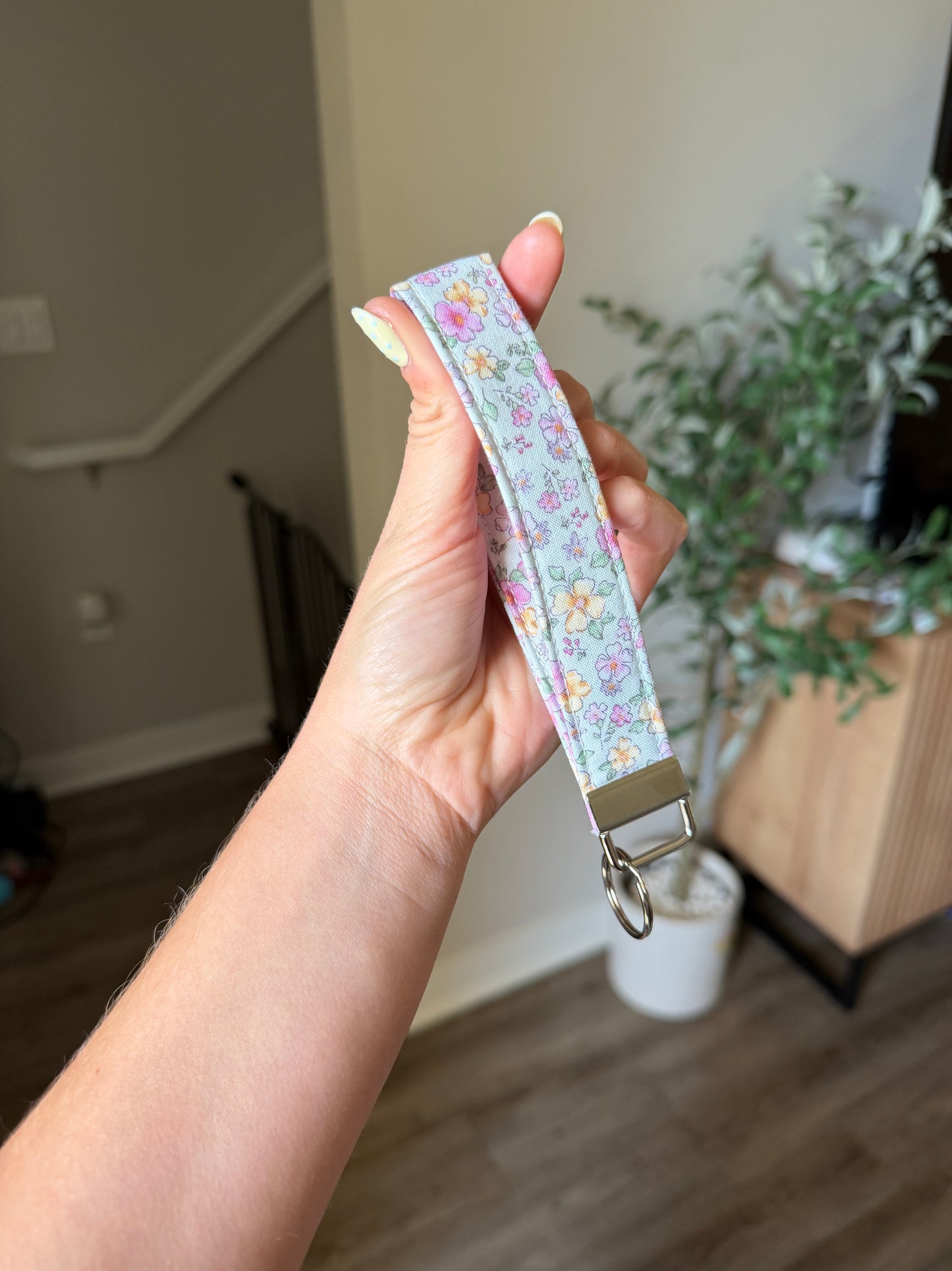 Wristlet Keychain - Spring Wildflower