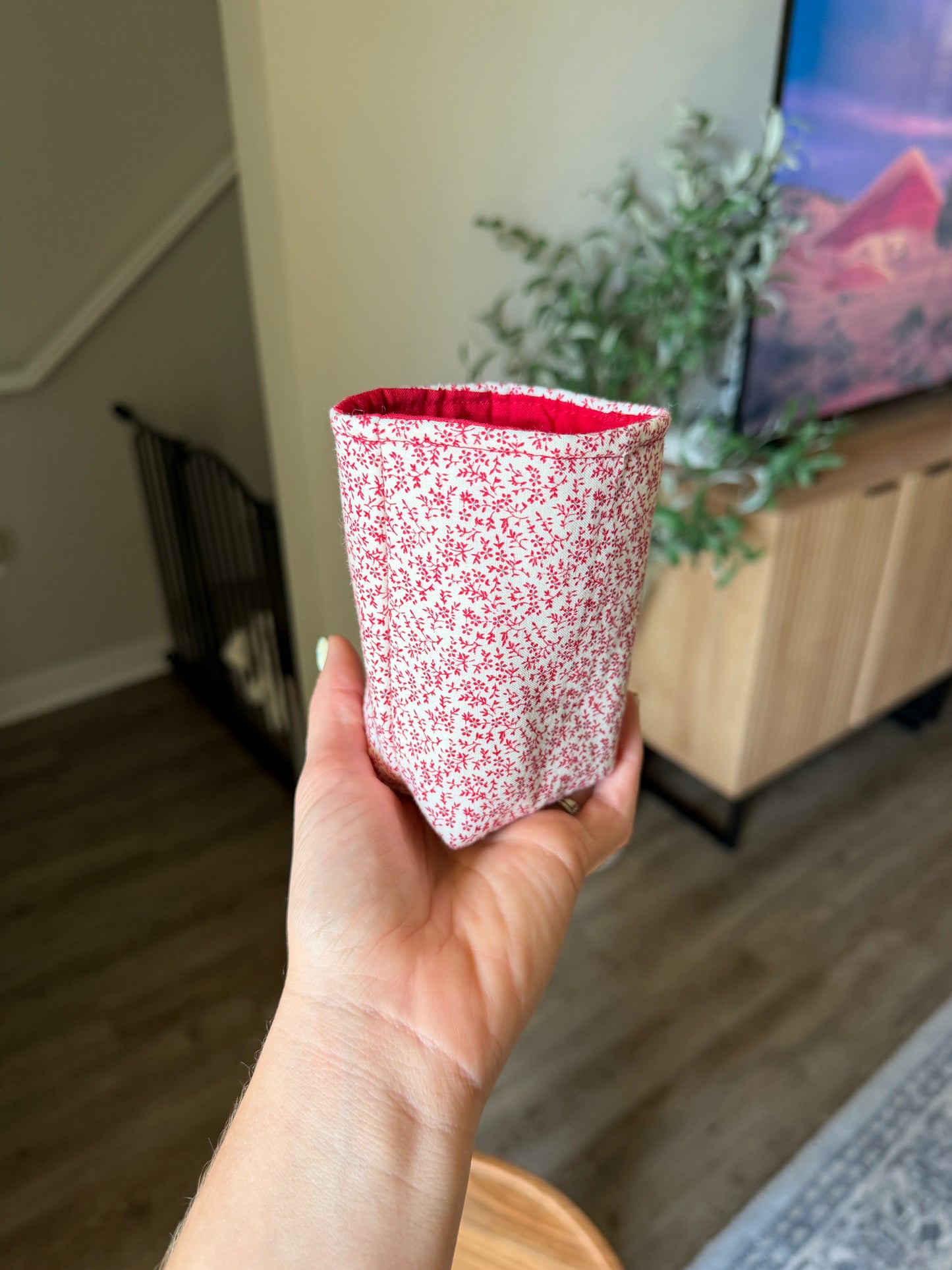 Can Cozy - Red Petals