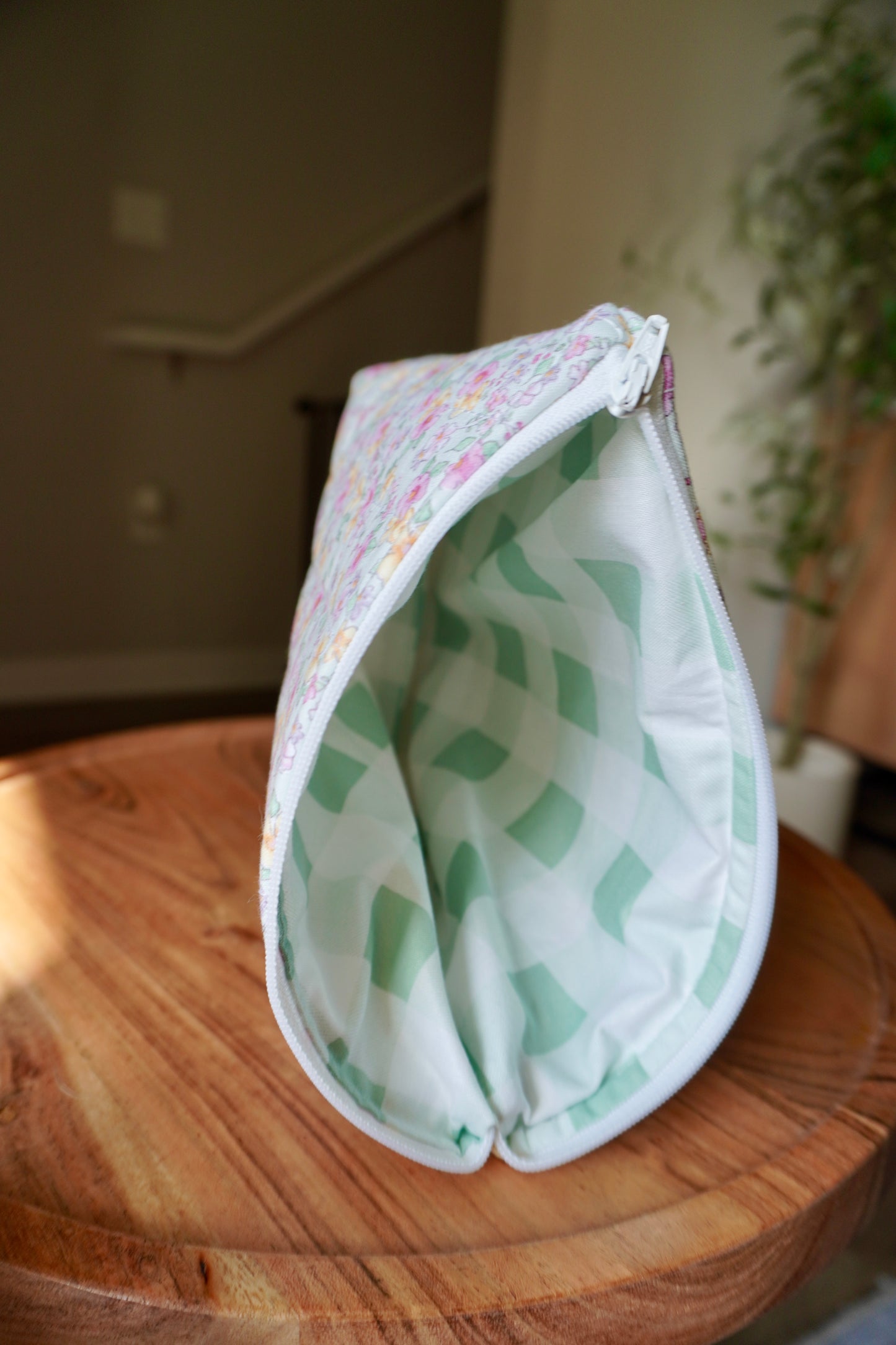 Stand Up Zipper Pouch - Floral